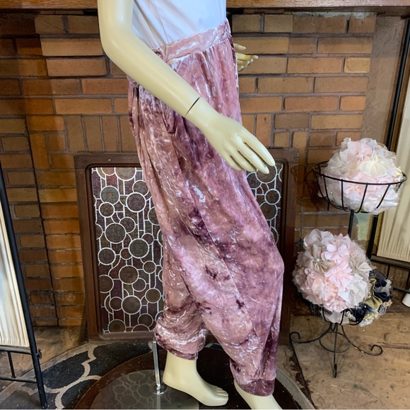 RAINBOW PINK & DARK PINK CRUSHED VELOUR JOGGER PANTS (1X) - Picture 5 of 13